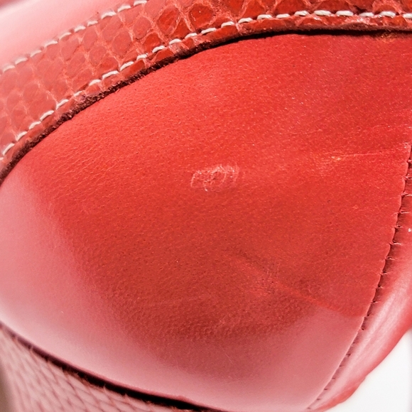 Vintage Gianni Bini Muted-Red Leather Peep Toe Heels w/ Croc Detailing - Picture 5 of 9